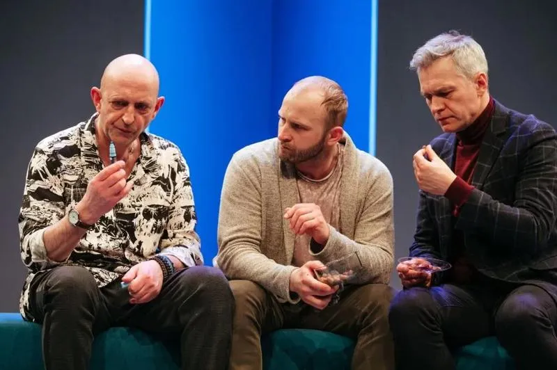 Co myślą widzowie o spektaklu ART w Teatrze 6 Piętro? Sprawdź opinie!