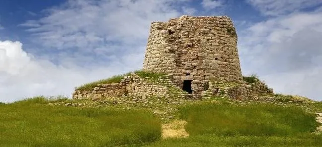 Cywilizacja nuragijska: odkryj tajemnice starożytnej Sardynii i jej dziedzictwo