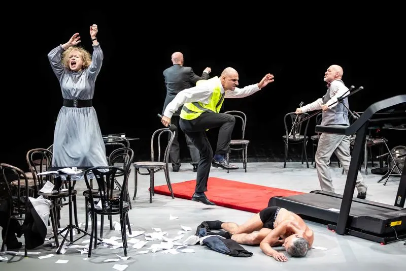 Ile trwa przedstawienie w teatrze? Odkryj zaskakujące różnice w czasach trwania