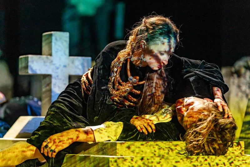 Nowe życie Romea i Julii w teatrze: Przegląd aktualnych spektakli i inscenizacji