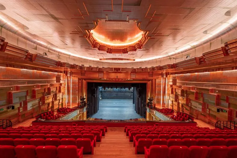 Zajrzyj za kulisy Teatru Capitol: Aktorzy spektaklu "Kiedy kota nie ma" w roli głównej